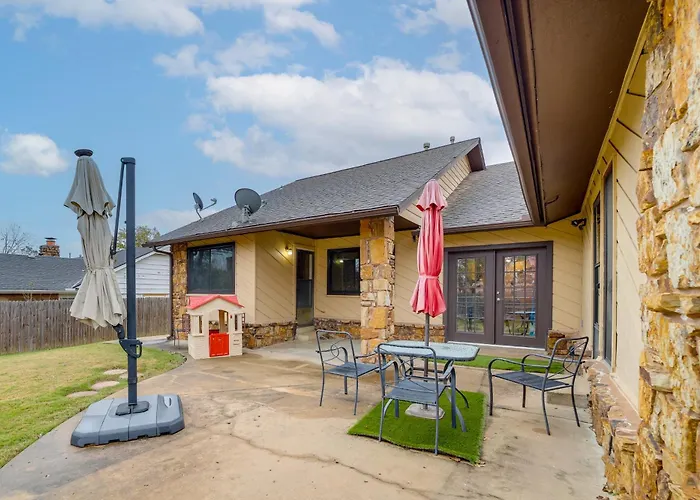Holiday home Area W/ Fenced Yard: Pets Welcome! Tulsa