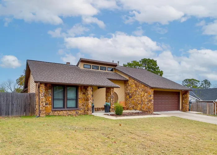 Holiday home Area W/ Fenced Yard: Pets Welcome! *