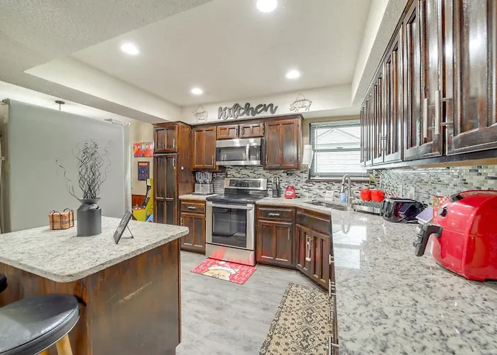Area W/ Fenced Yard: Pets Welcome! *