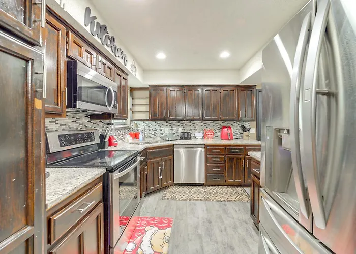 Area W/ Fenced Yard: Pets Welcome! Holiday home *