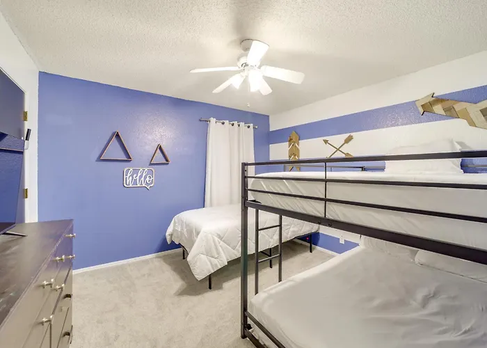 Area W/ Fenced Yard: Pets Welcome! Holiday home
