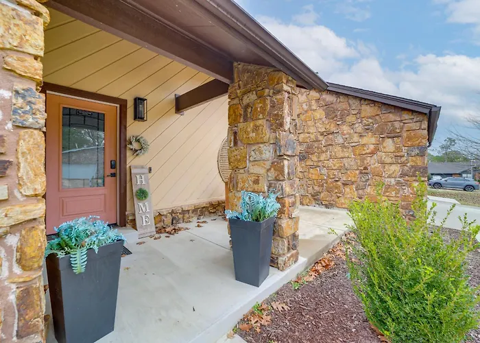Holiday home Area W/ Fenced Yard: Pets Welcome! *