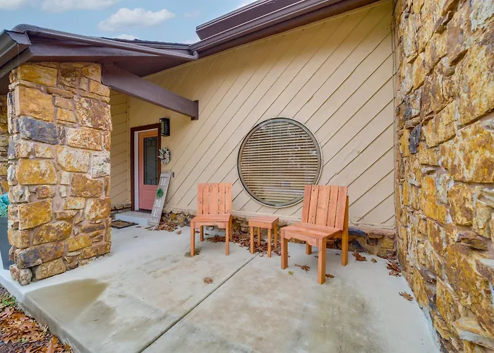 Holiday home Area W/ Fenced Yard: Pets Welcome!