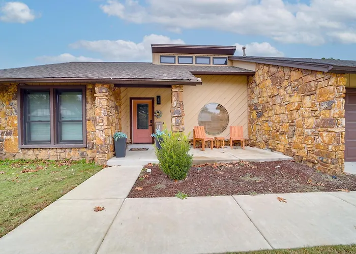 Holiday home Area W/ Fenced Yard: Pets Welcome! Tulsa