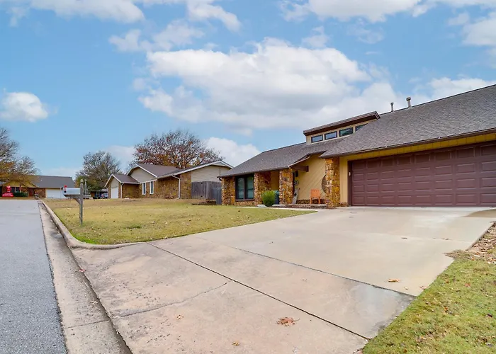 Holiday home Area W/ Fenced Yard: Pets Welcome! *